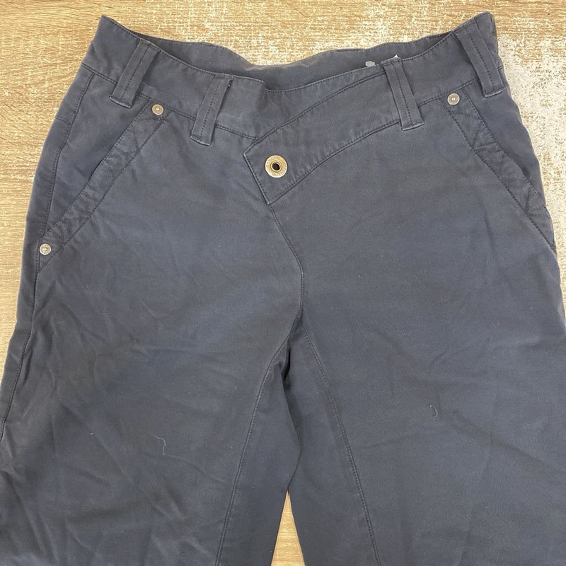 Sombrio - Women's Shorts - MSRP comp $50: Black-women-SM
