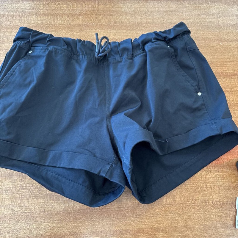Lululemon - Women's Shorts - MSRP $98: Black-women-