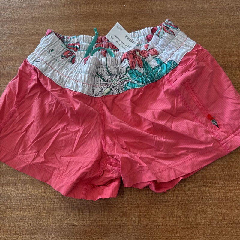 Lululemon - Women's shorts : Pink -women-6
